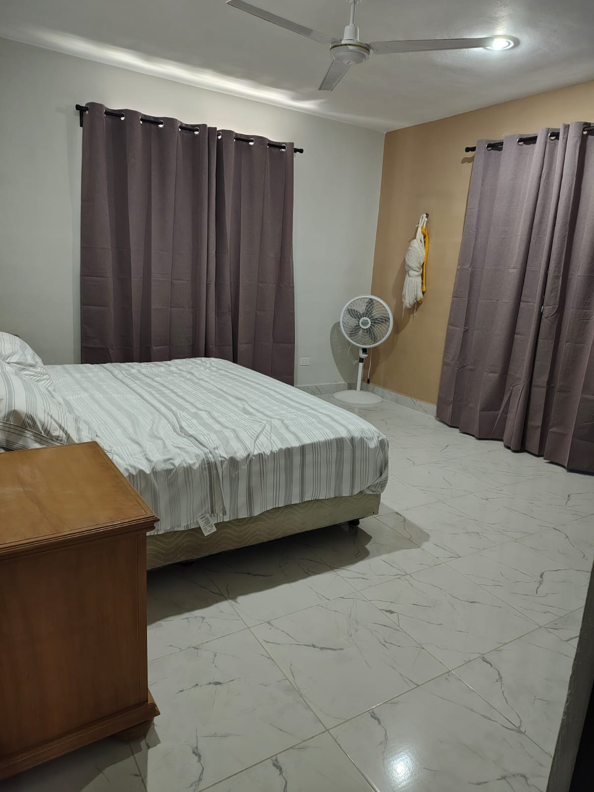 Renta de 4 Habitaciones en la Playa