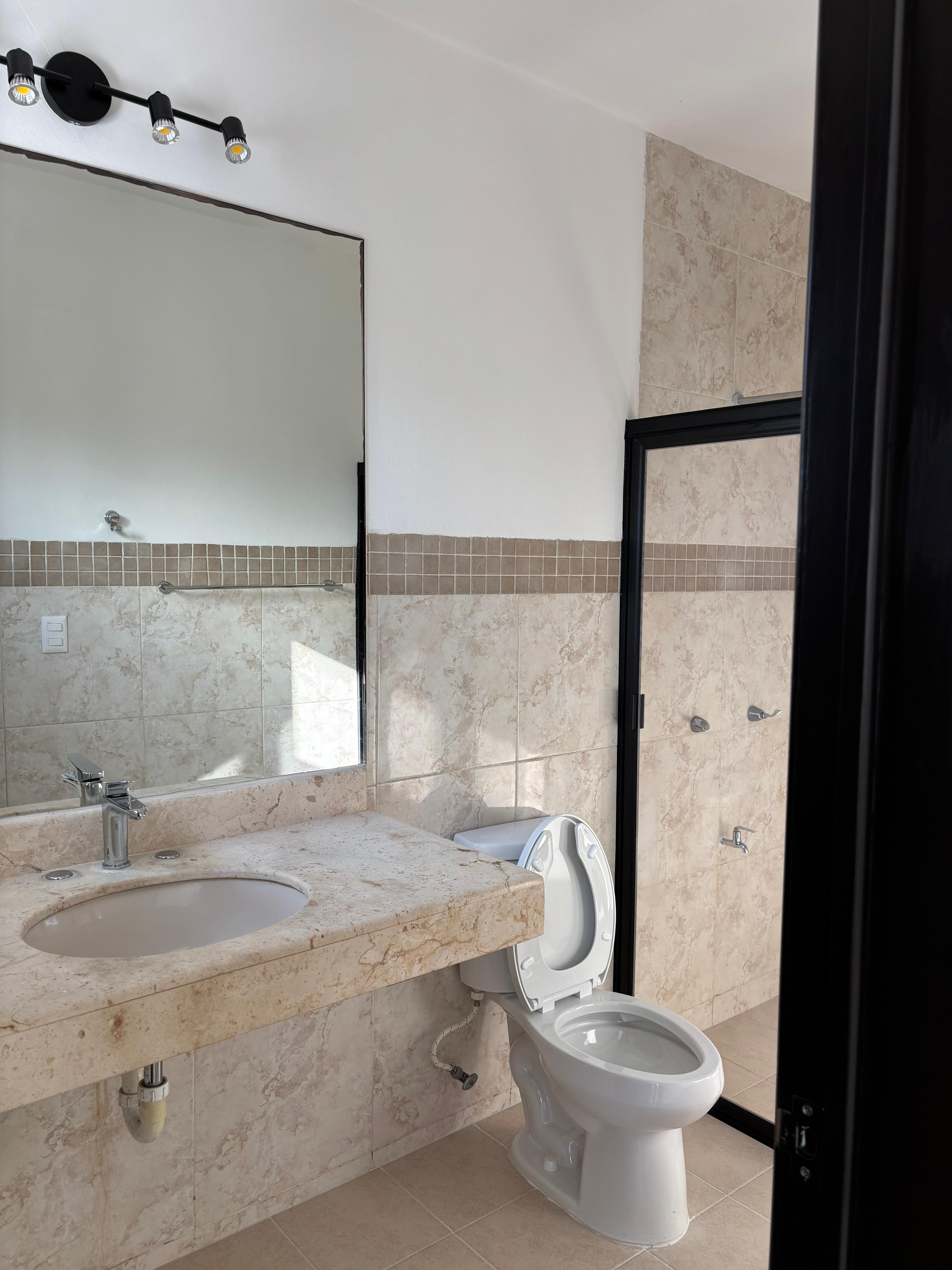 Excelente casa en Privada Cocoyoles