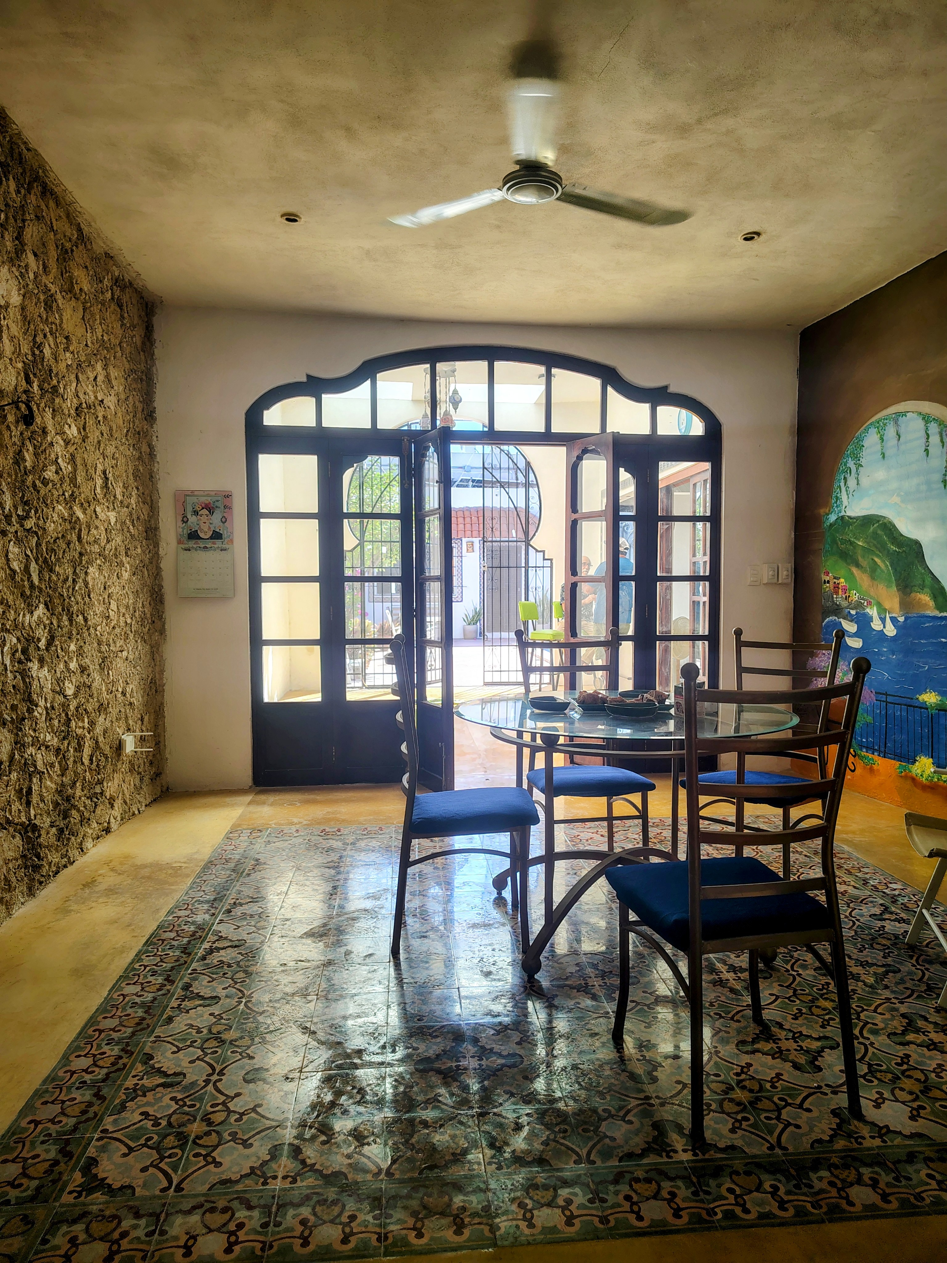 Encantadora Casa Colonial con Casita en Renta