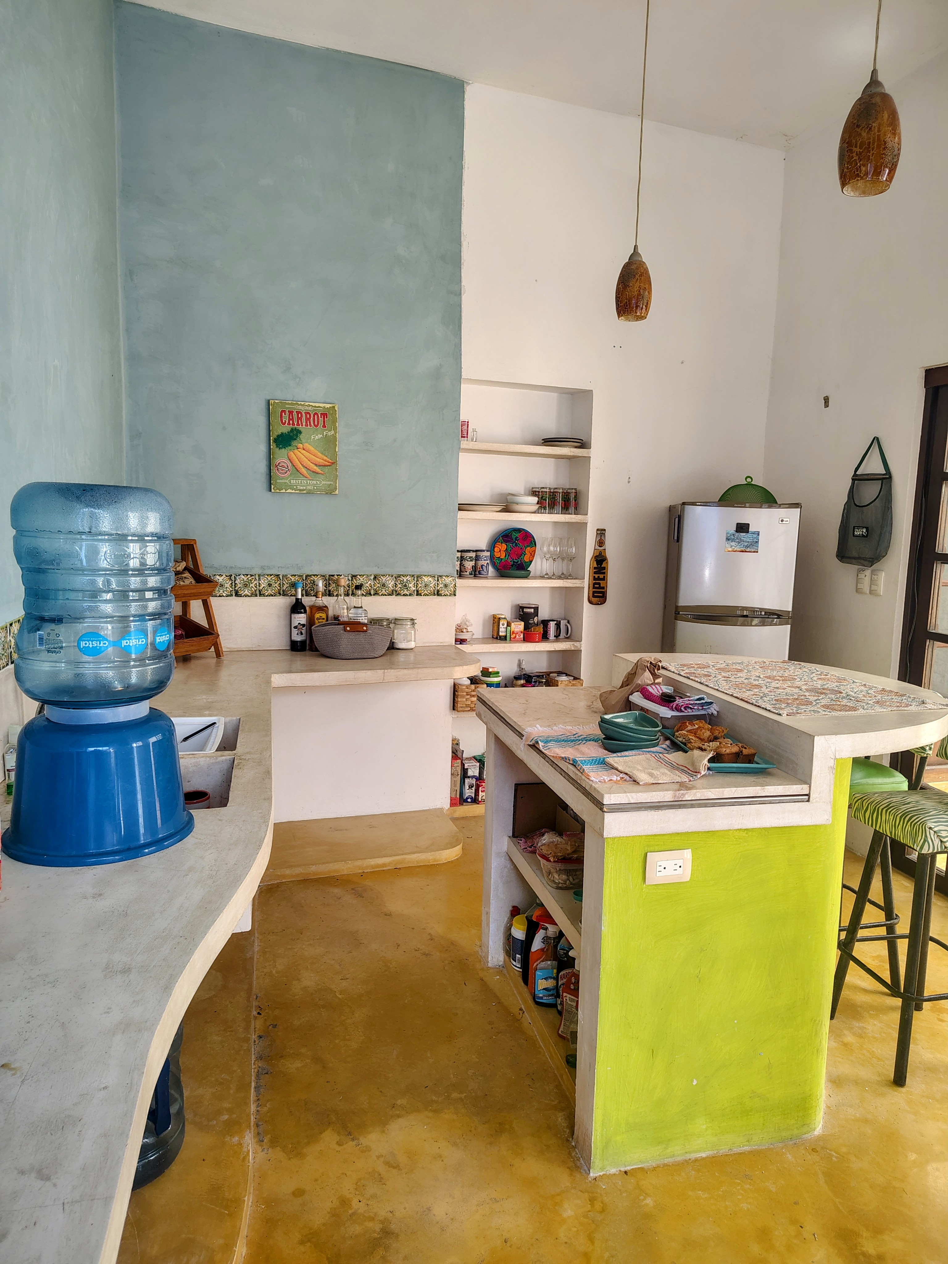 Encantadora Casa Colonial con Casita en Renta