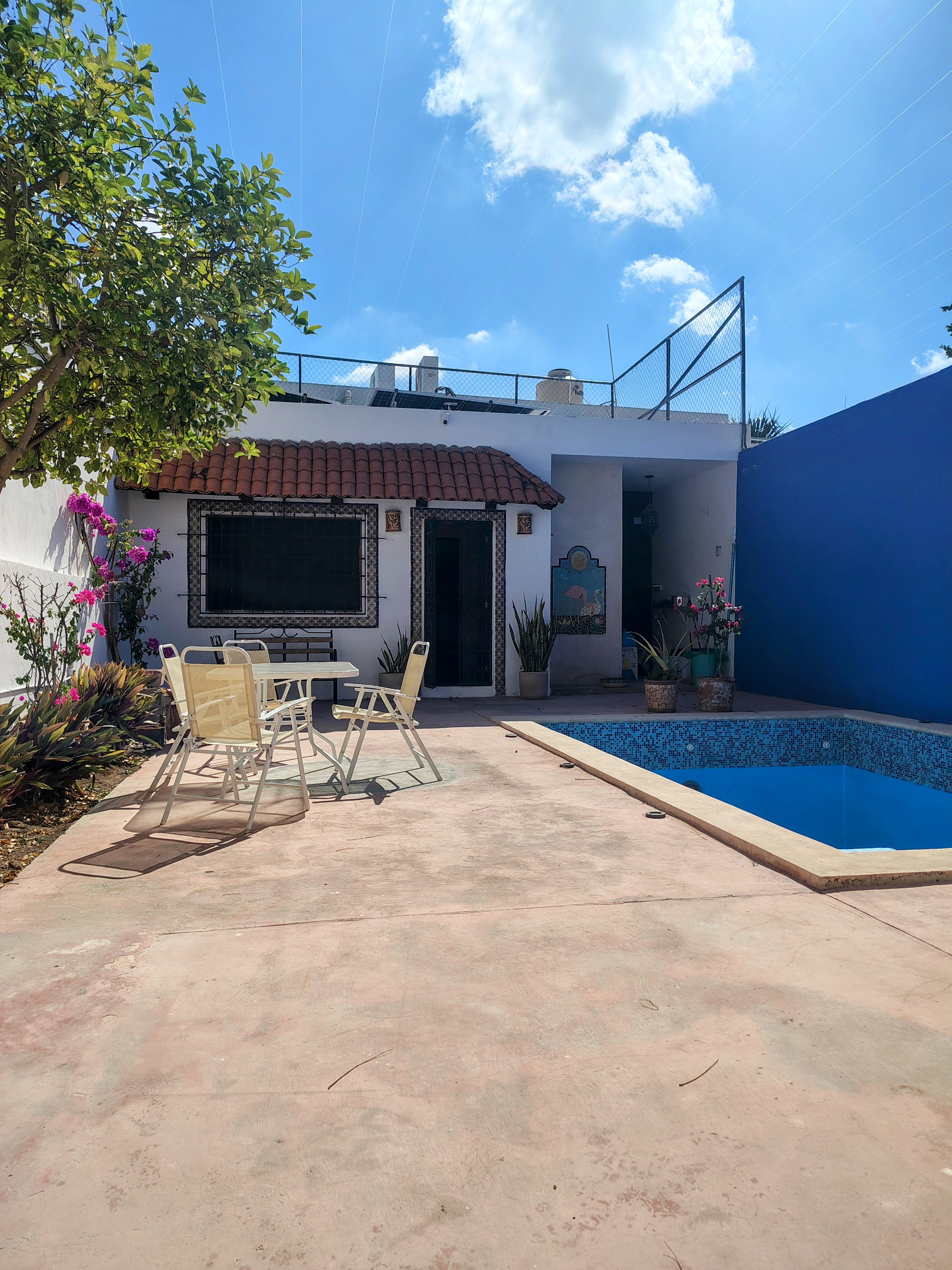 Encantadora Casa Colonial con Casita en Renta