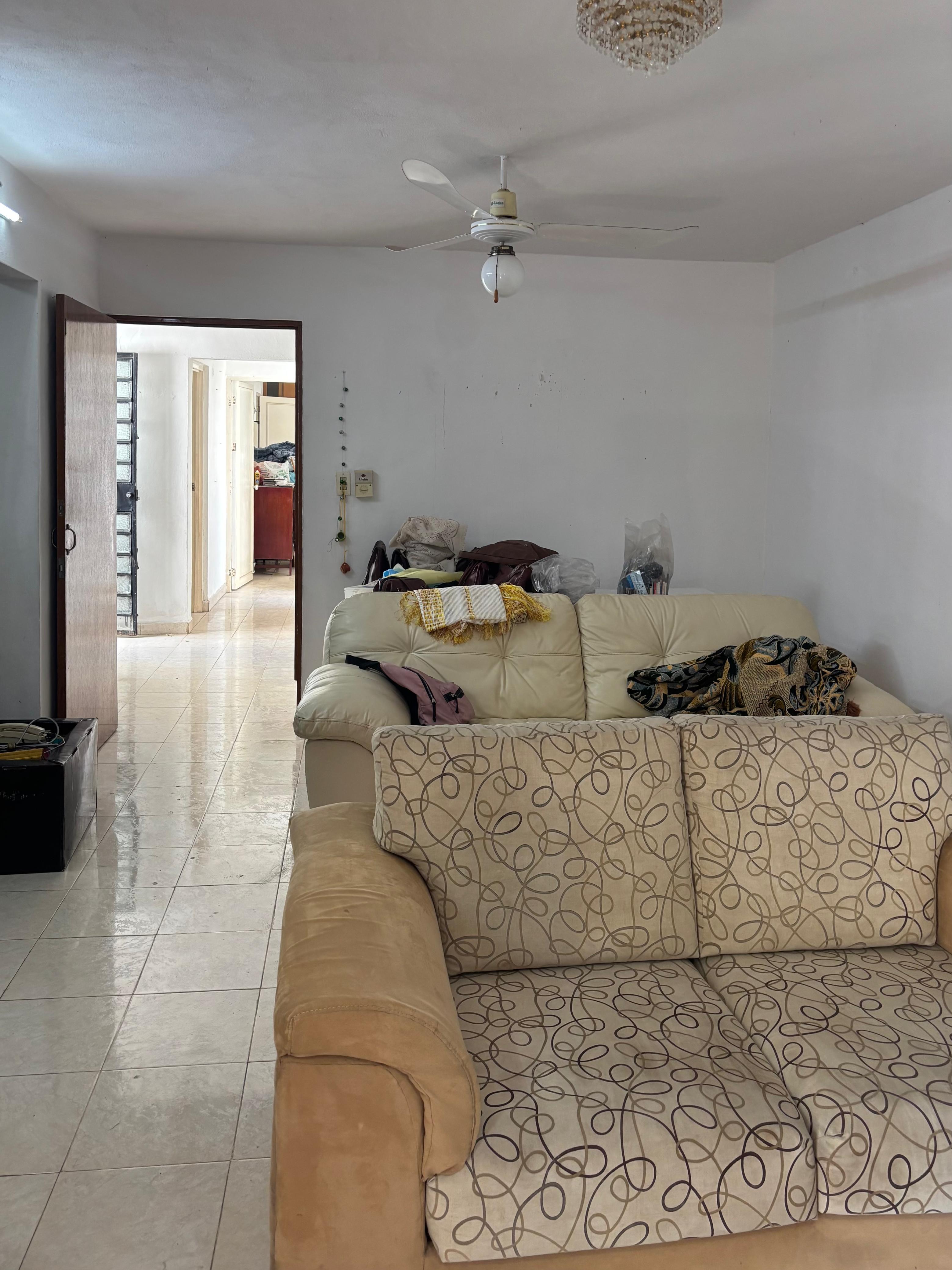 De un piso y muy cerca de Santa Ana