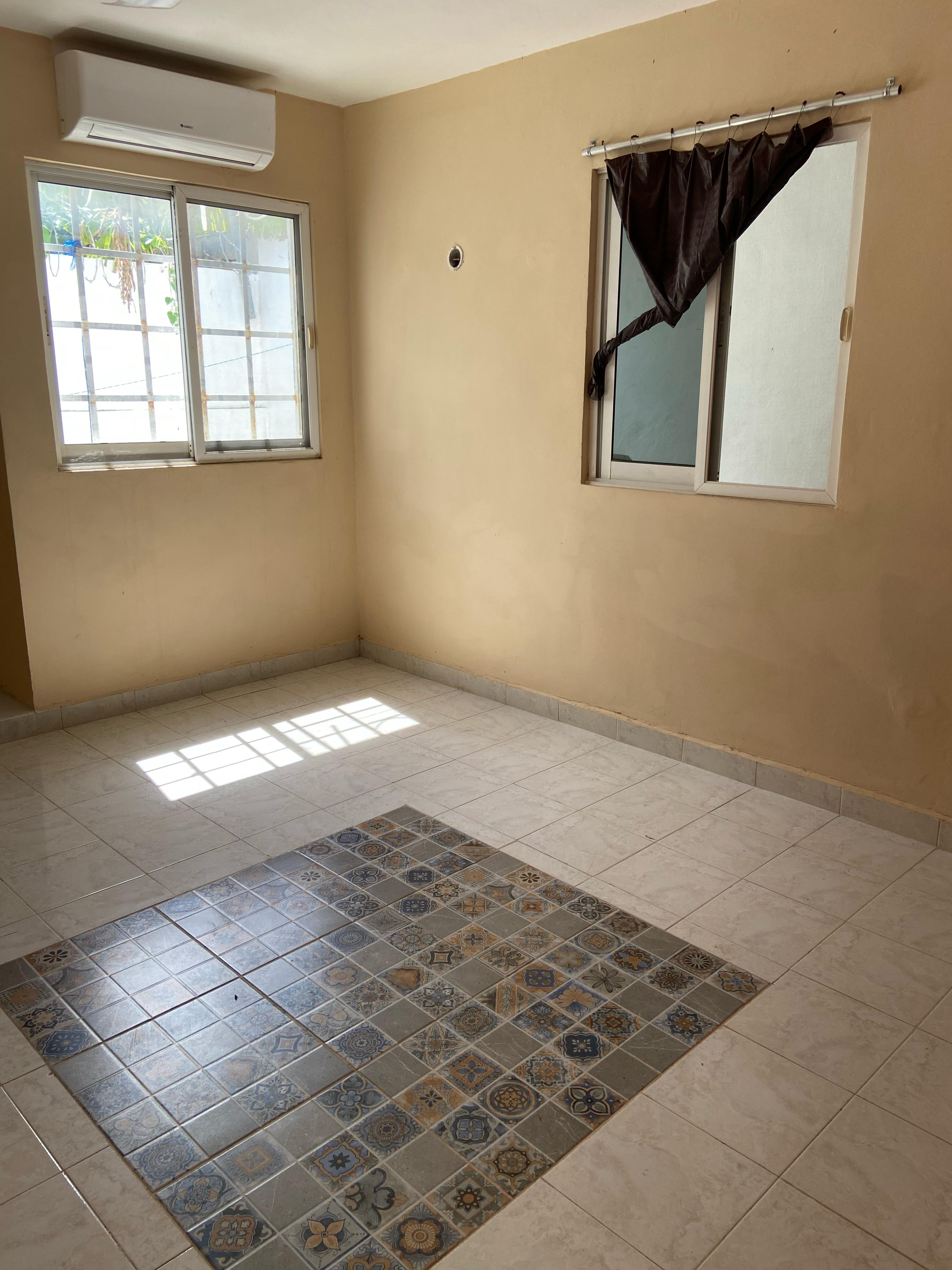 Casa de 3 recámaras con cochera eléctrica en Jardines de Chuburná