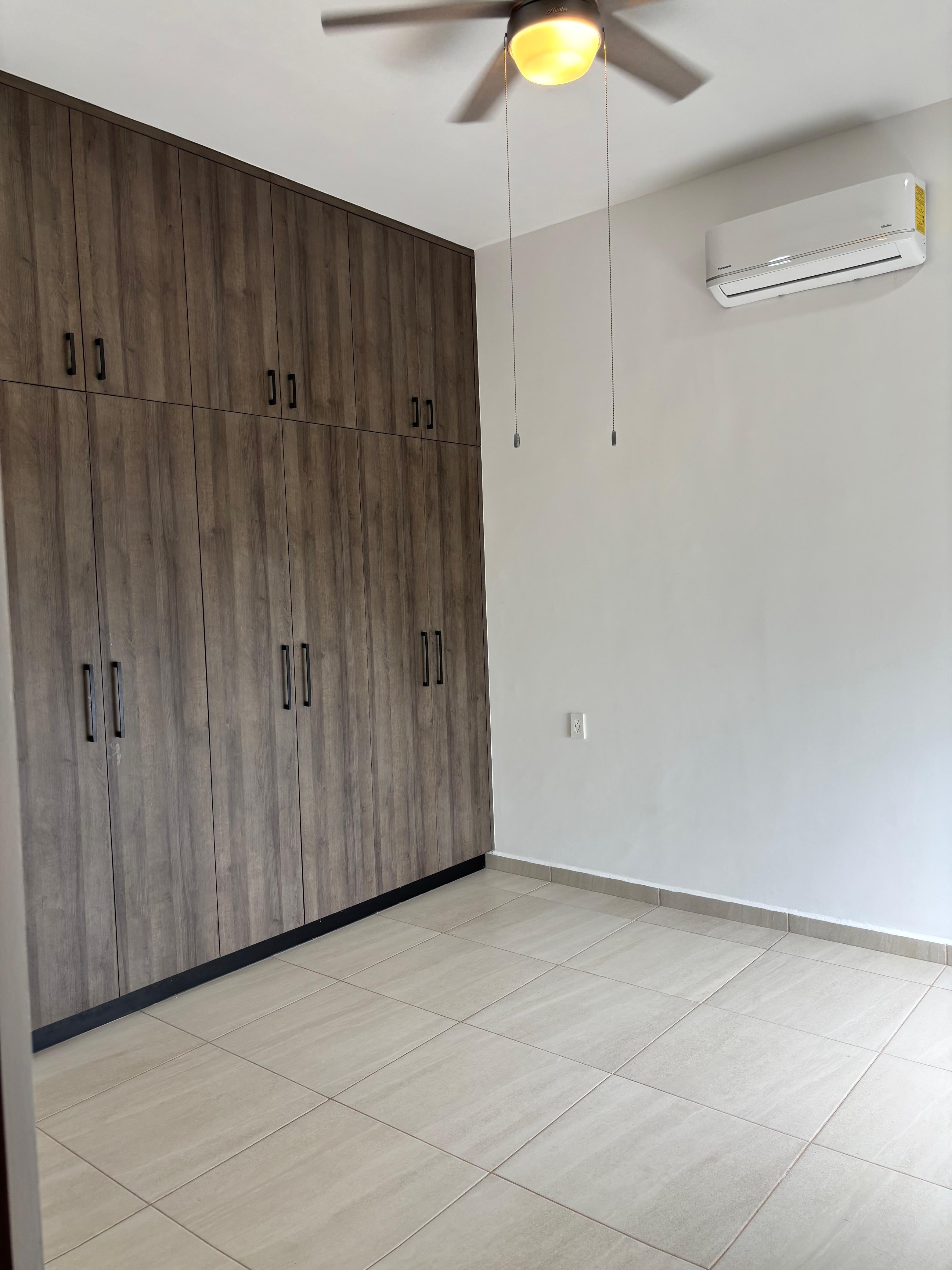 Town House for rent: Prime location and solar energy.