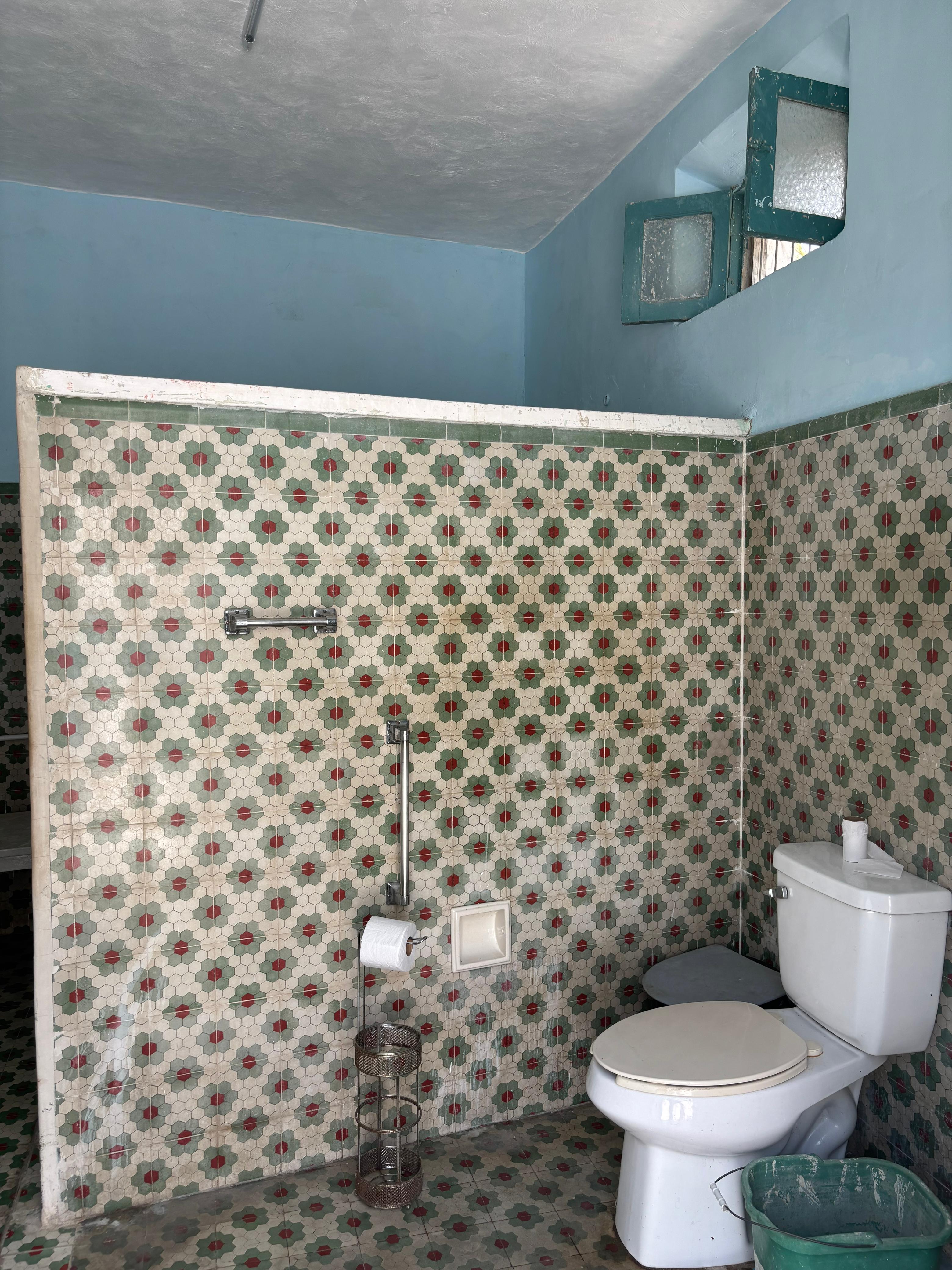 House to remodel one block from La Plancha