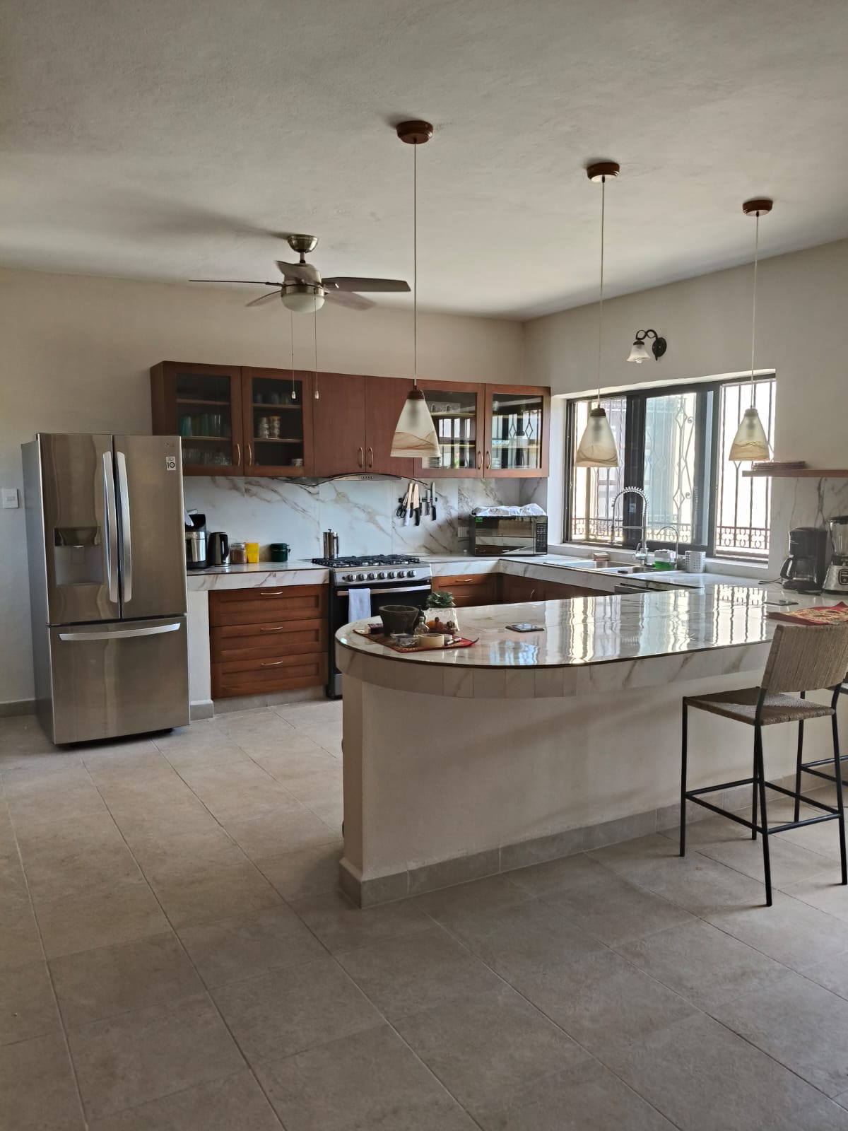 Casa remodelada y amueblada en la García Ginerés