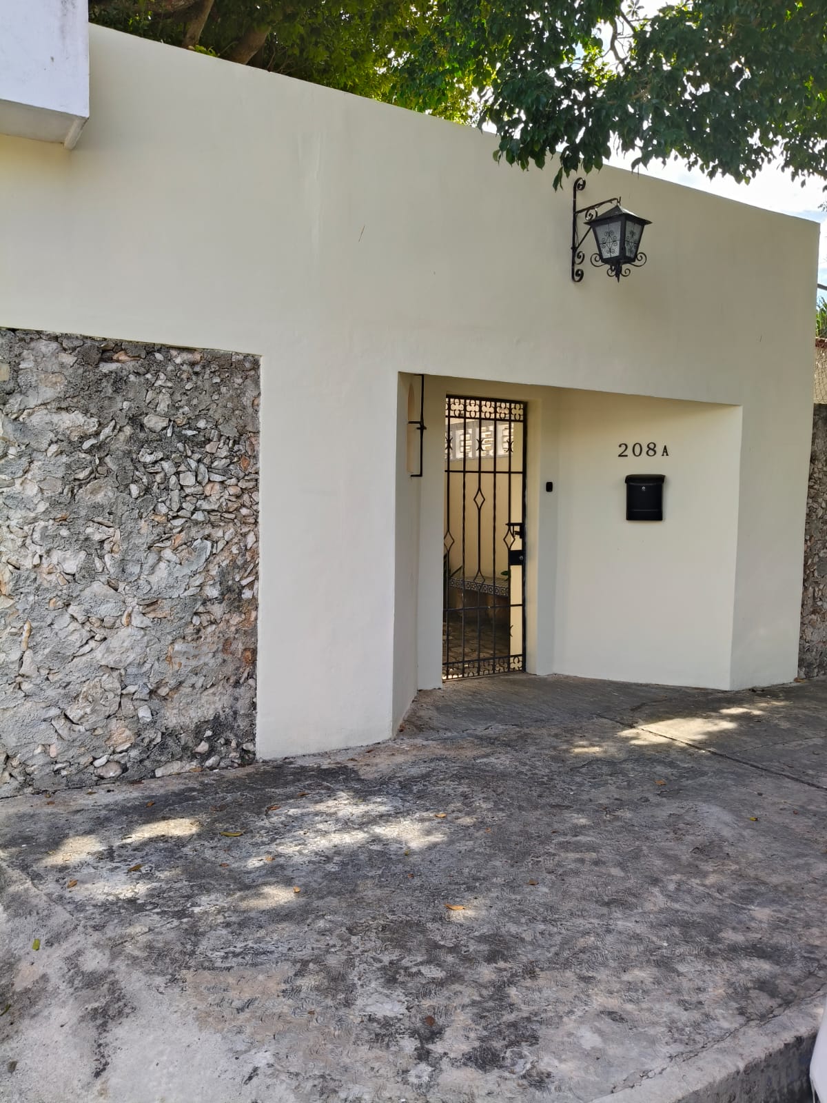 Casa remodelada y amueblada en la García Ginerés