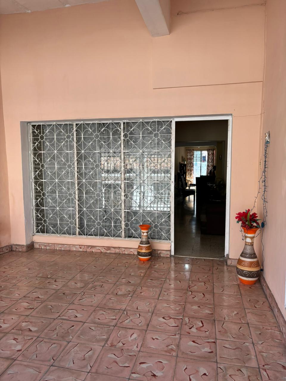 With garage near the Mercado Chembech