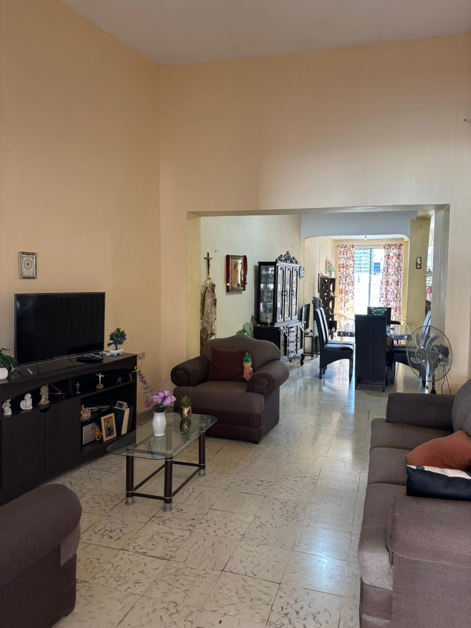 With garage near the Mercado Chembech