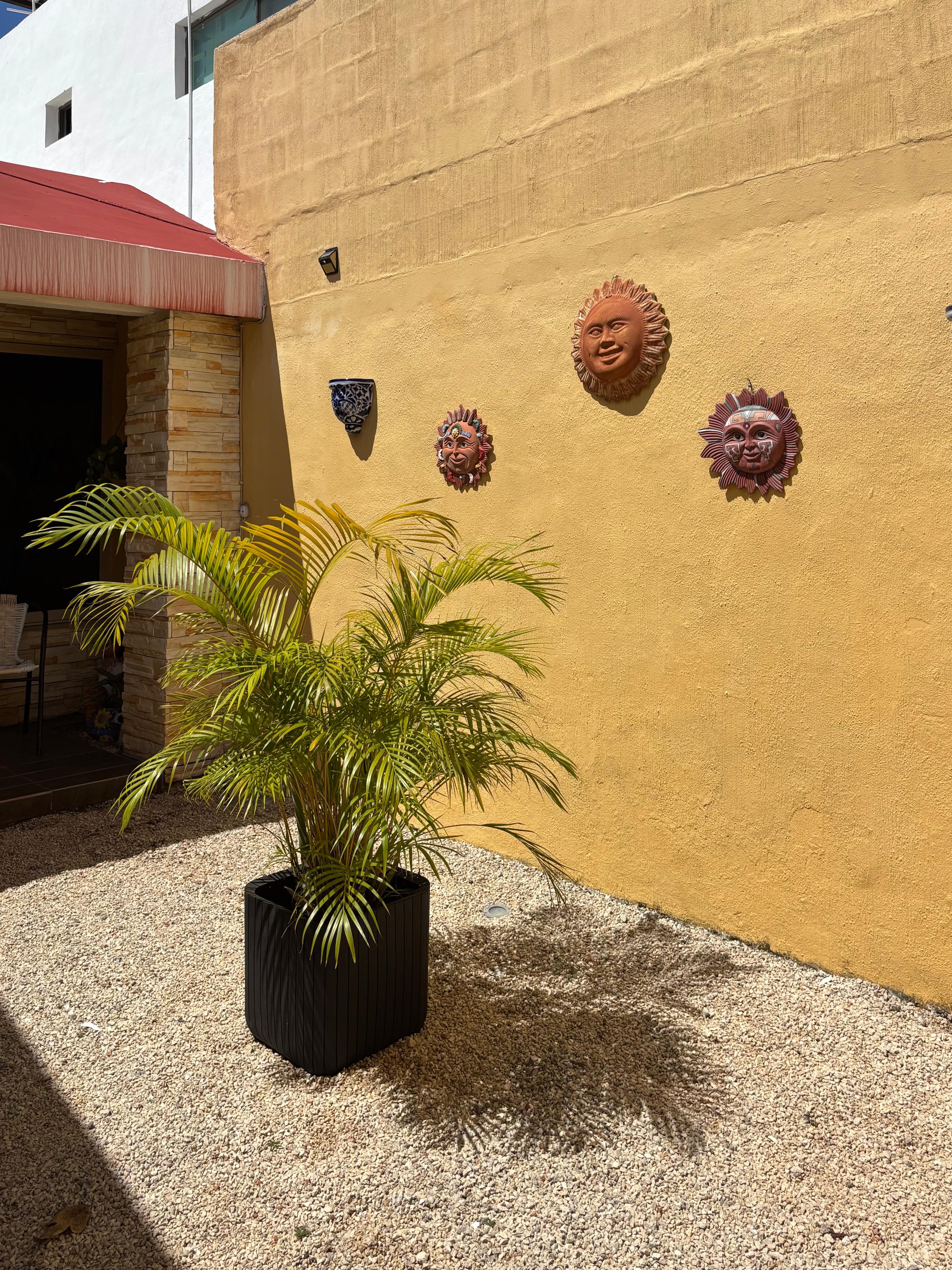 Charming one-story house in Francisco de Montejo