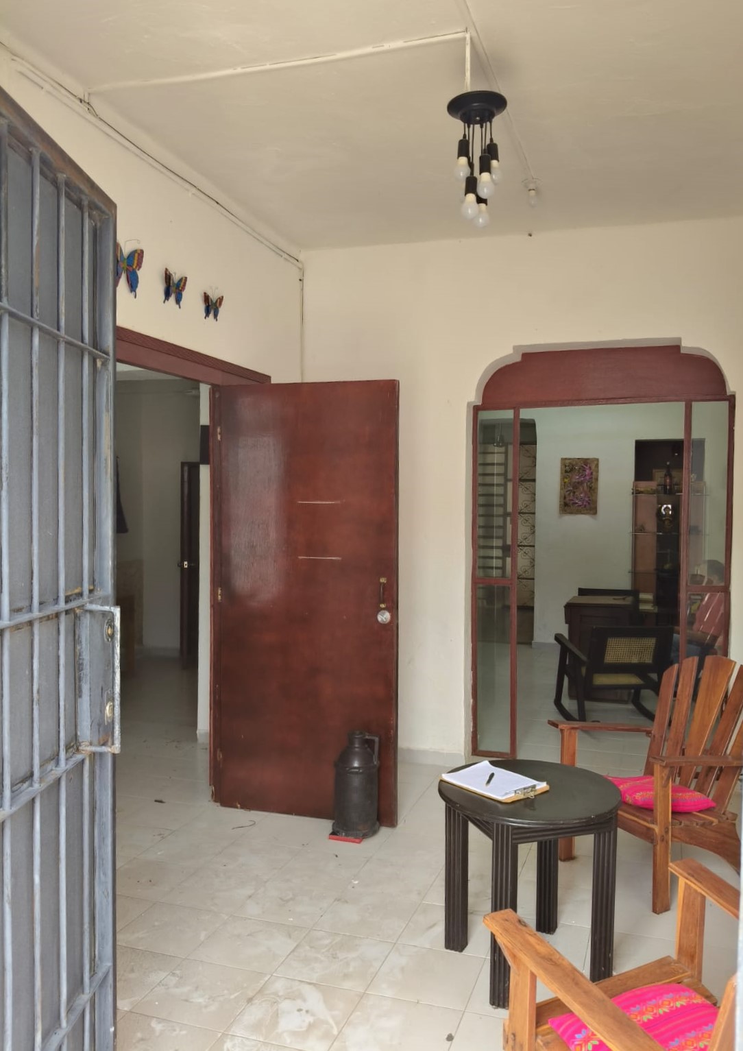 fully furnished and ready to go in La Petronila downtown!
