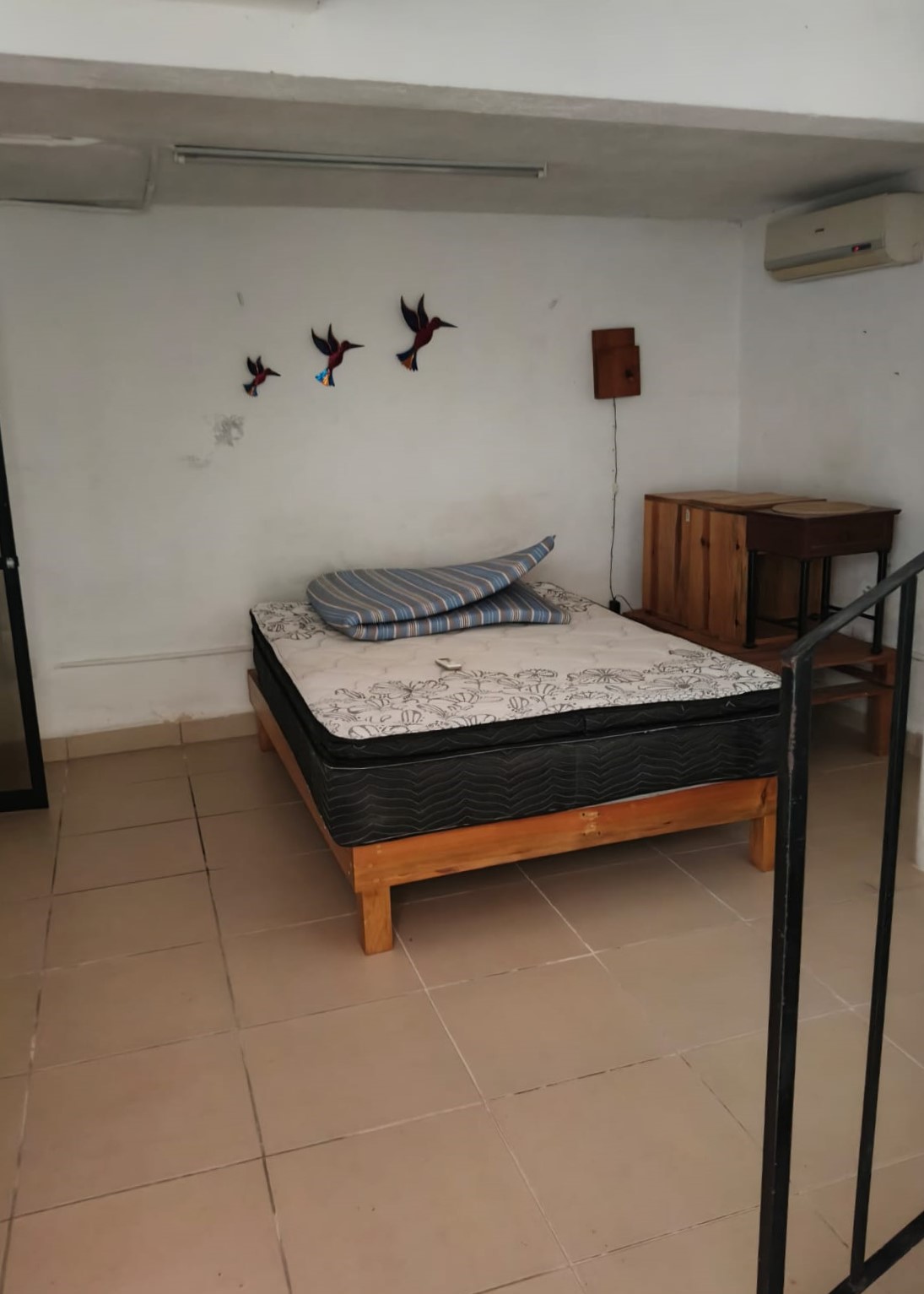 fully furnished and ready to go in La Petronila downtown!