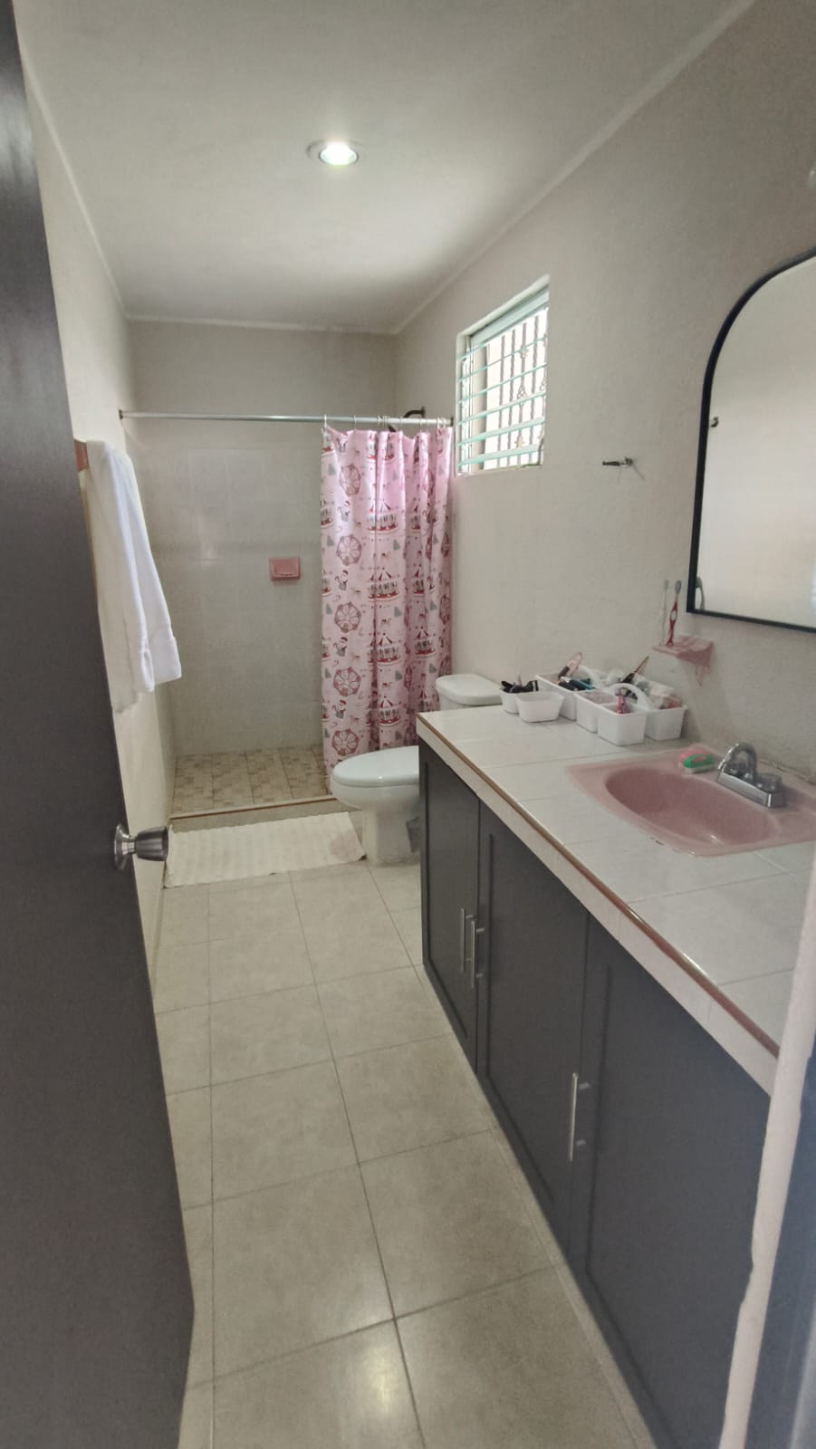 Four bedrooms and an Apartment