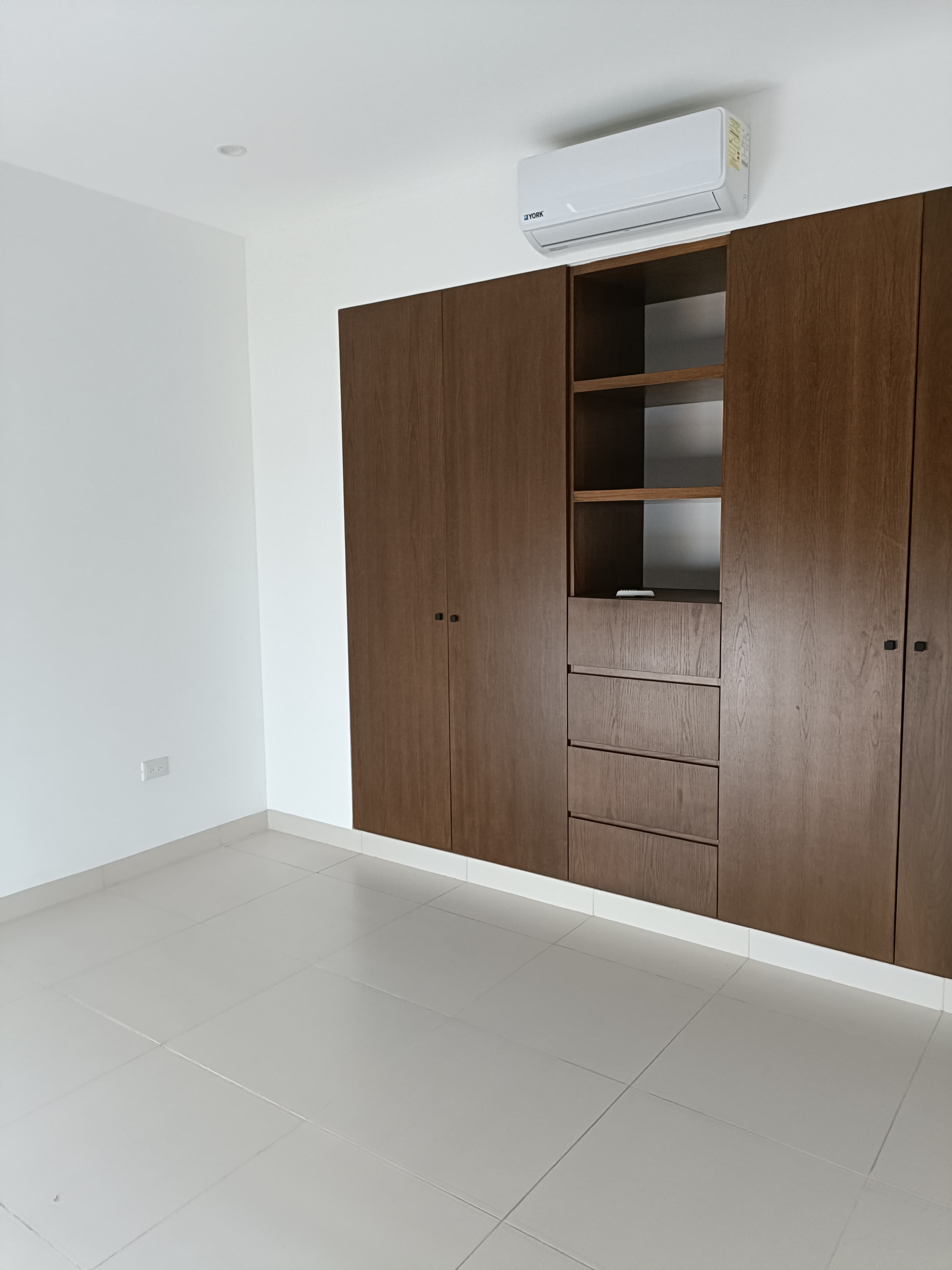 Excellent ground-floor apartment with private garden