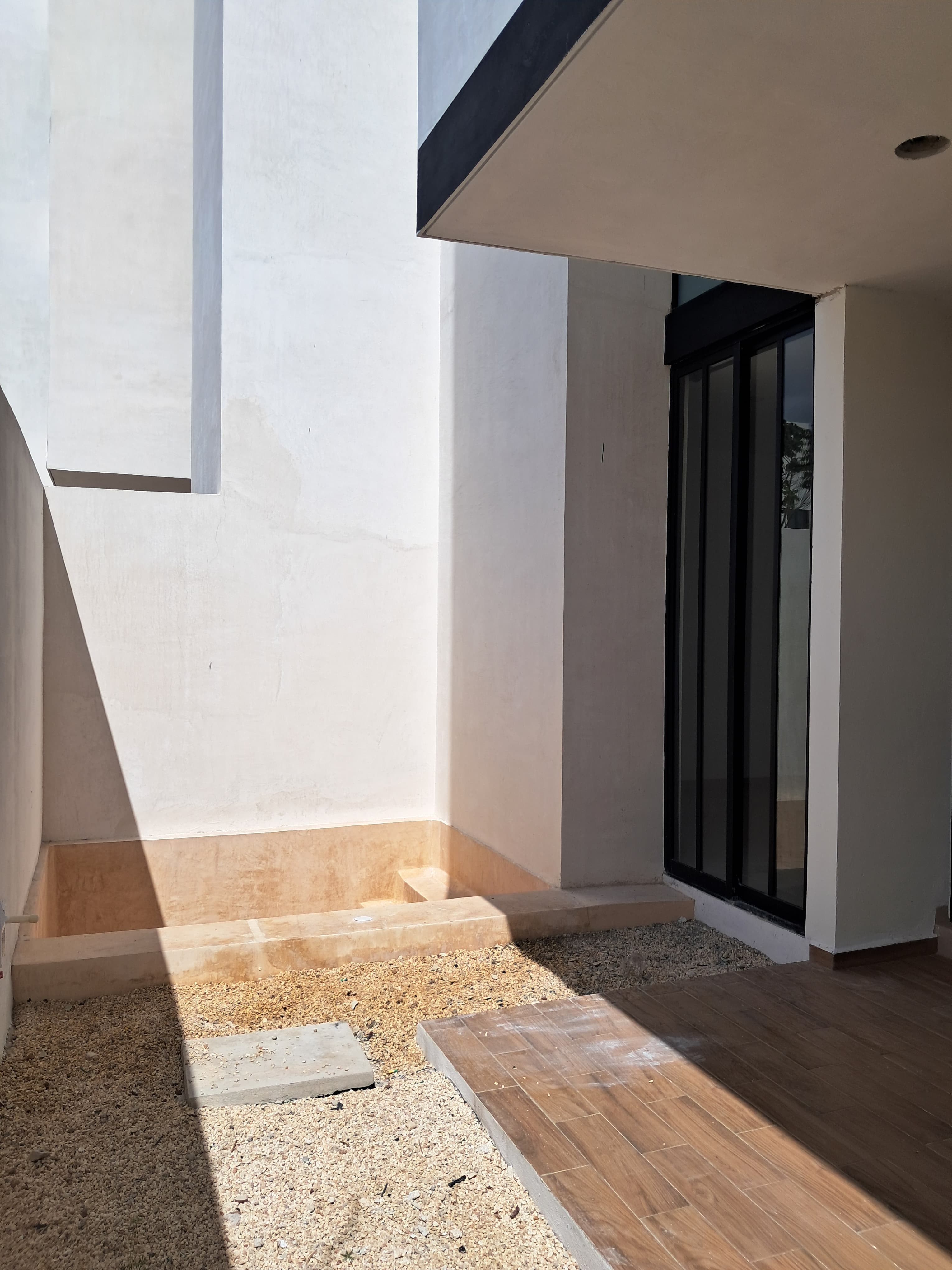 First floor 2 Bed apartment