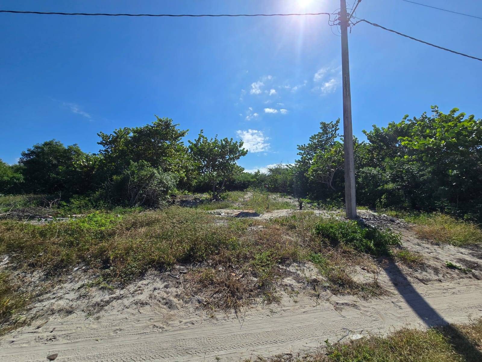 10 metros frente a la costa esmeralda.
