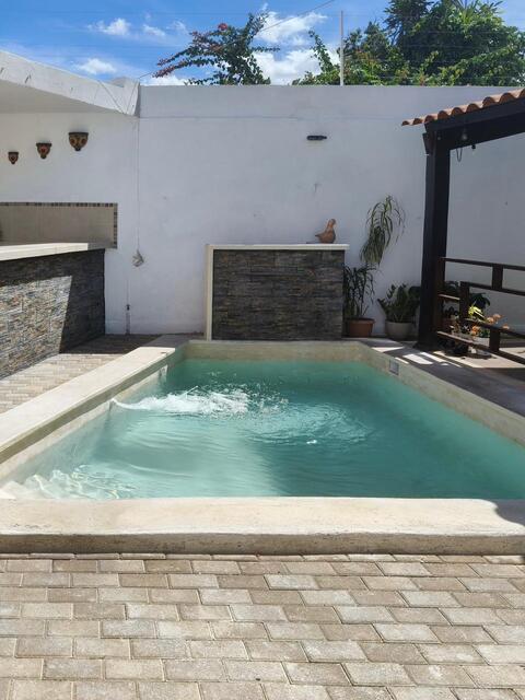 Con Alberca en García Ginerés